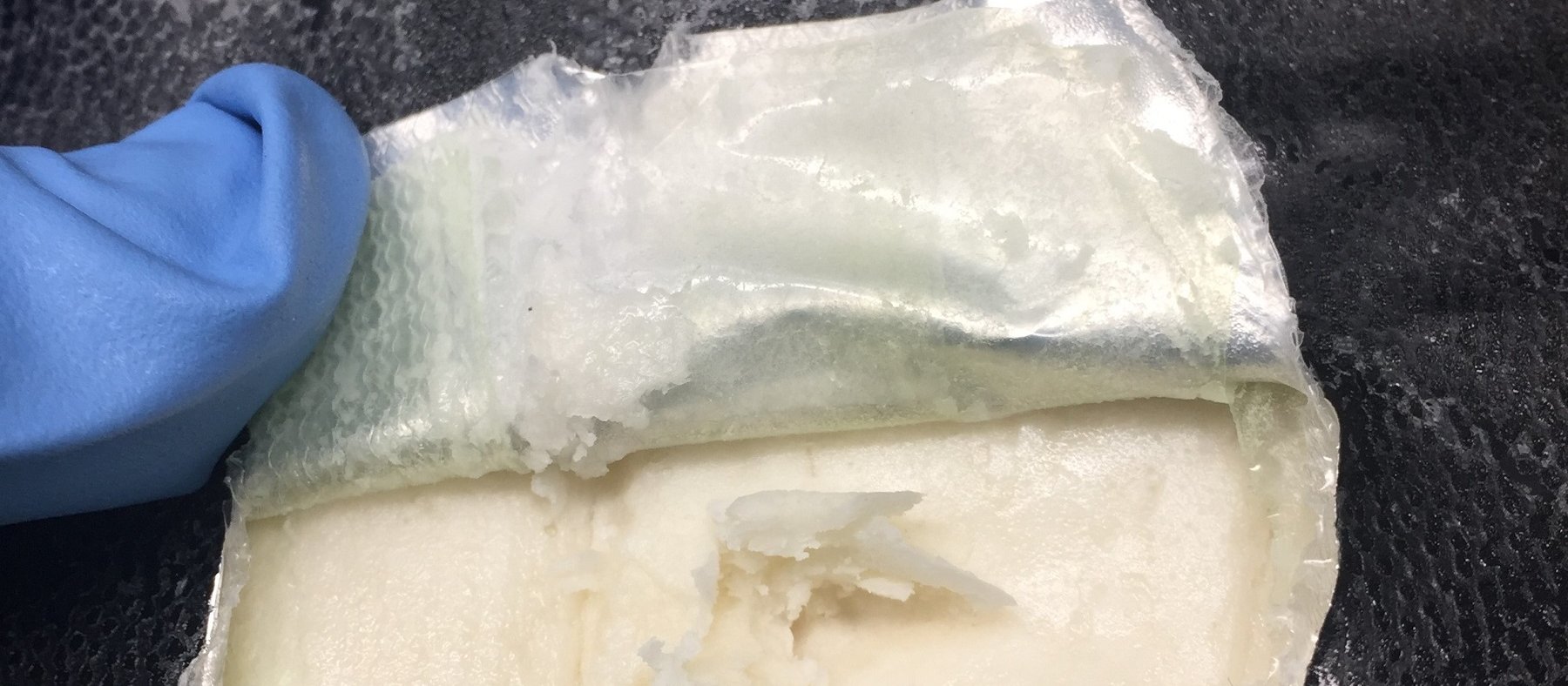 7 kg of cocaine paste found in two suitcases