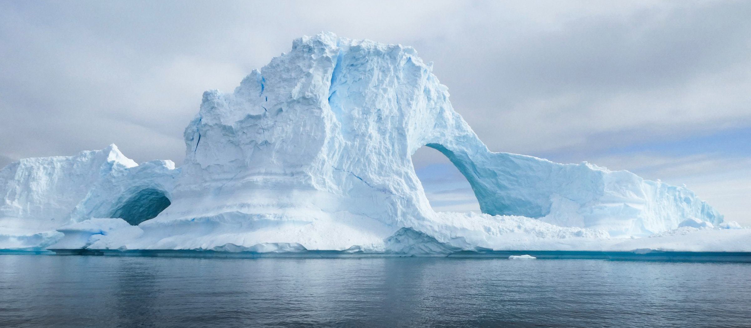 Iceberg_Derek Oyen on Unsplash