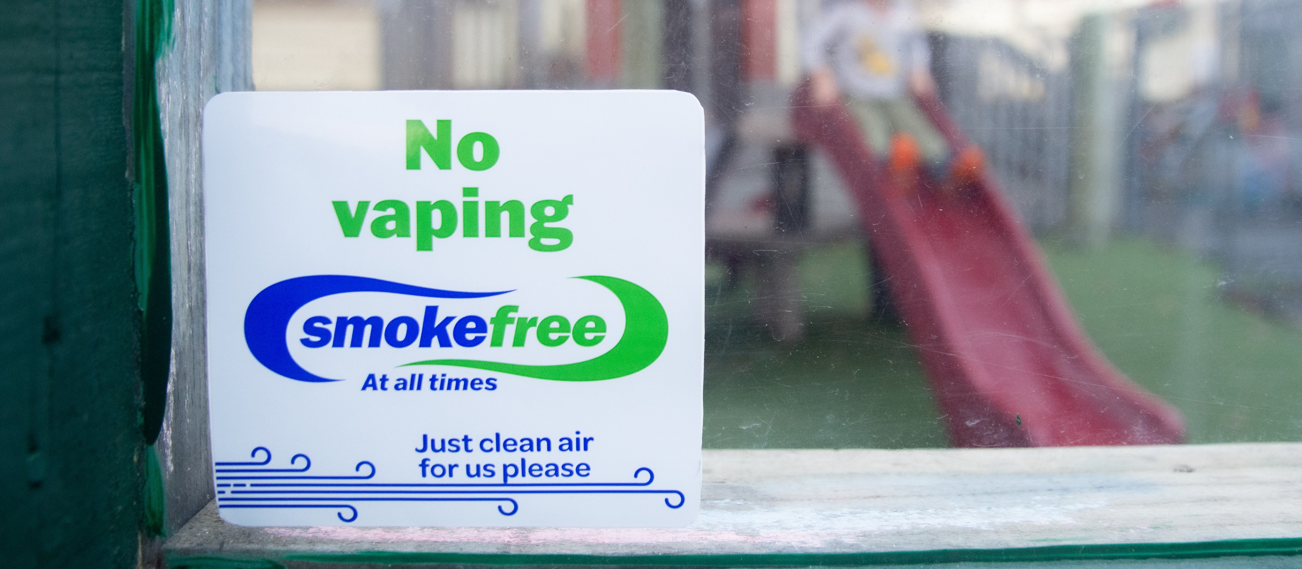 Kidzone, no vaping sign