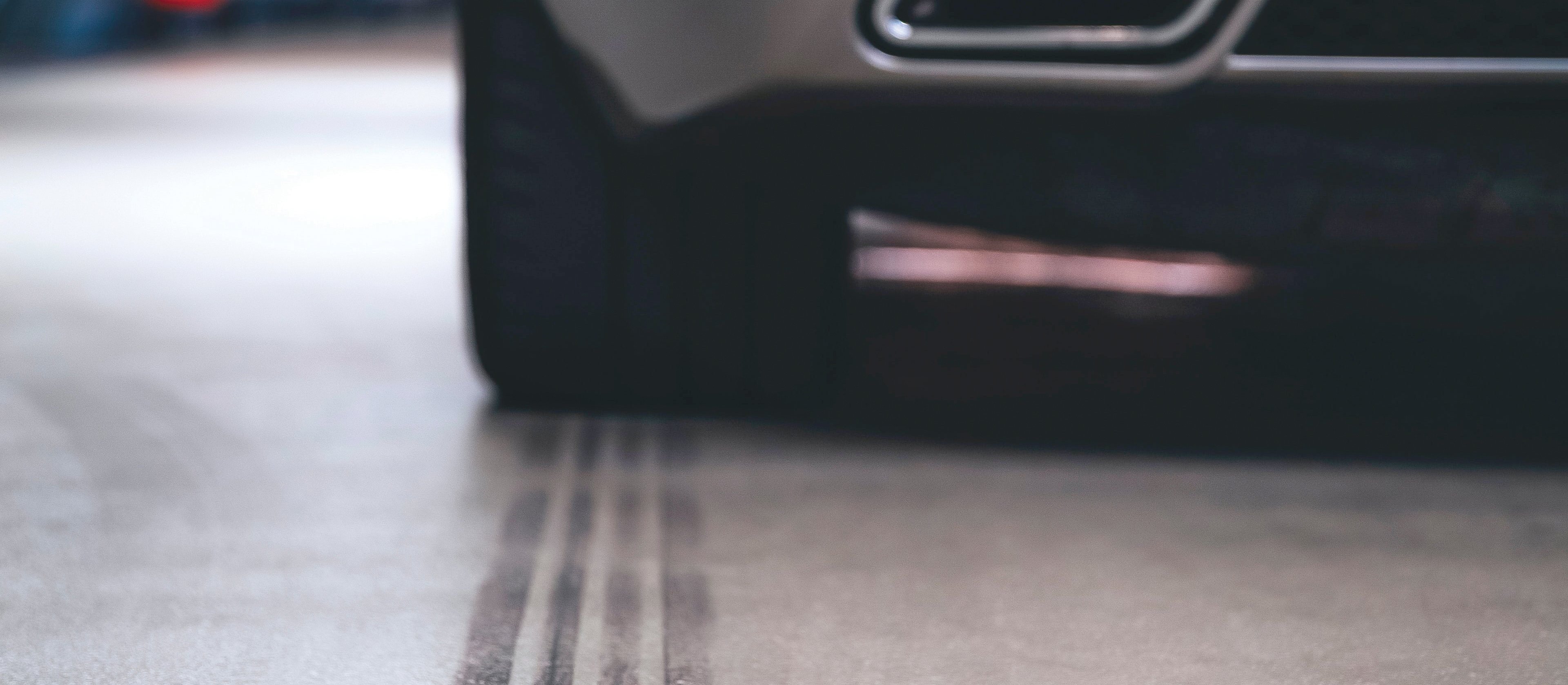 Rubber hits the road, car, tire, Markus Spiske on Unsplash