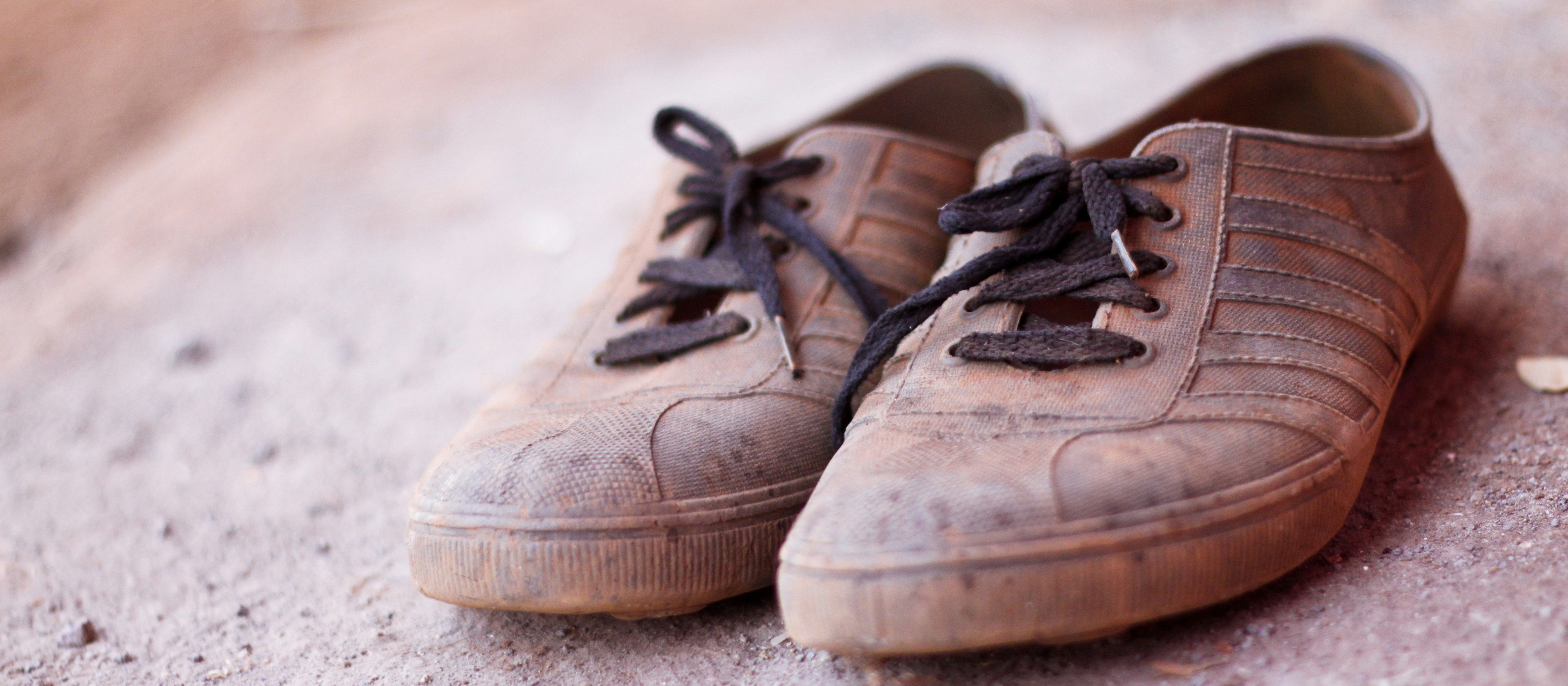 Old shoes Arwan Sutanto on Unsplash