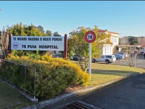 Te Puia Hospital [photo: Martin London]