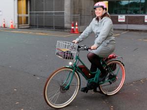 JULIE ANNE GENTER ON CYCLE