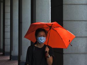 Asian lady wearing flu mask