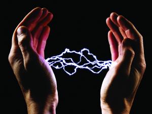 Electric shock between hands