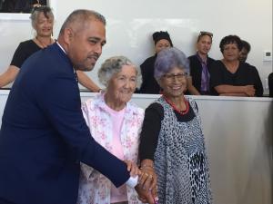 Peeni Henare cutting cake at Te Kuiti Anniversary party