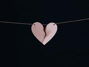 Broken Heart, Kelly Sikkema on unsplash 