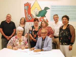 Tui ora and Taranaki DHB sign agreement