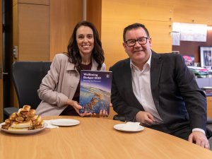 Jacinda Ardern and Grant Robertson Budget announcement