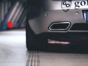 Rubber hits the road, car, tire, Markus Spiske on Unsplash