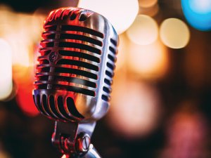 Microphone_Israel Palacio on Unsplash