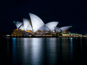 sydney opera house [Image: Partha Narasimhan on Unsplash]