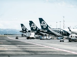 Air NZ planes CR Douglas-Bagg on Unsplash-(1)