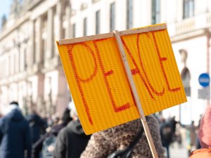 Protest against Putin CR  Dea Piratedea on Unsplash