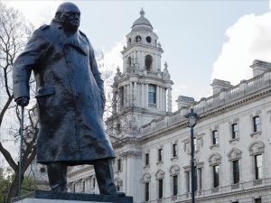 Churchill Statue