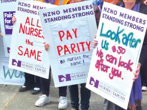 Pay parity placards Wgtn strike rally 27 Oct 2022 Fiona Cassie