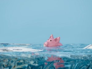 Drowning piggybank debt CR mphillips007 ISTK