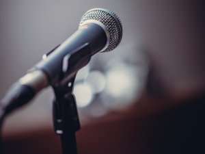 Microphone [Daniela P on Unsplash]