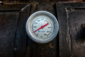 Pressure_Gauge_Temperature_Timo_Muller_Unsplash