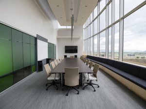 Board room CR Benjamin Child on Unsplash