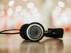 Headphones CR Alphacolour66 on Unsplash