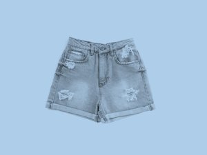 Shorts Engin Akyurt on Unsplash