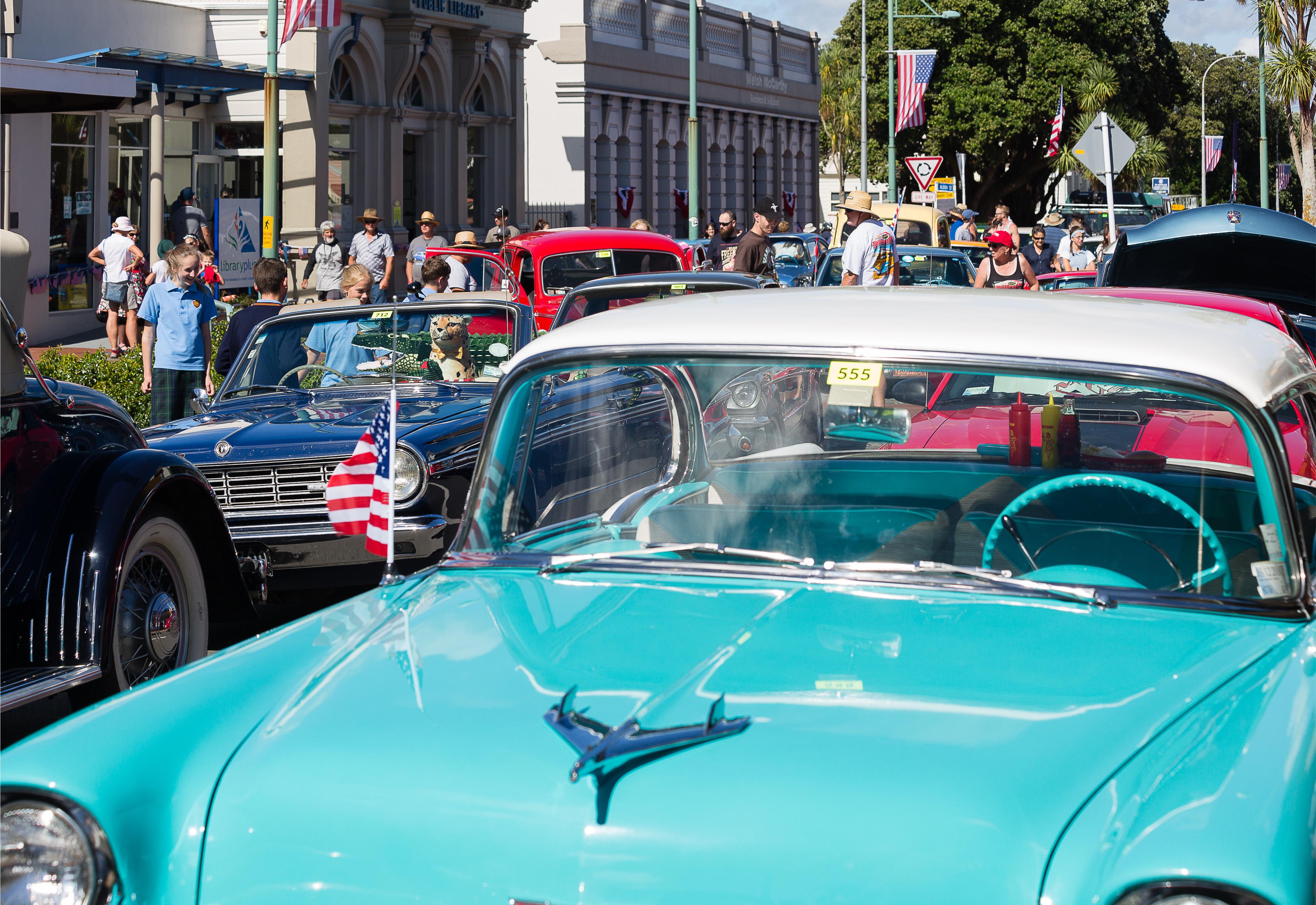 Main Street, Hawera, Americarna